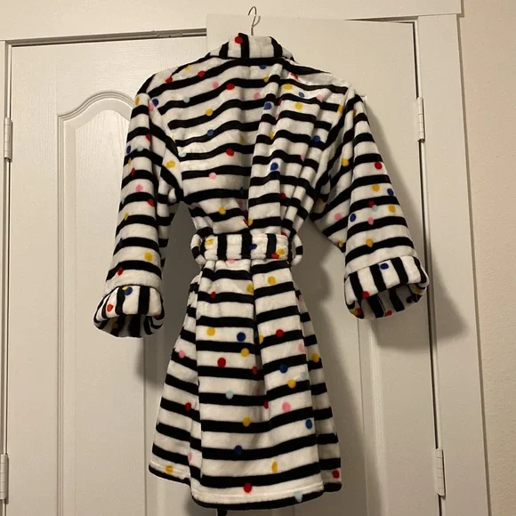 Little girls robe. - Picture 2 of 2